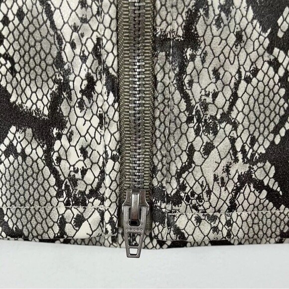 BlankNYC Mini Skirt Womens Size 29 Faux Leather Snakeskin Print Moto Zip Up - Picture 4 of 10